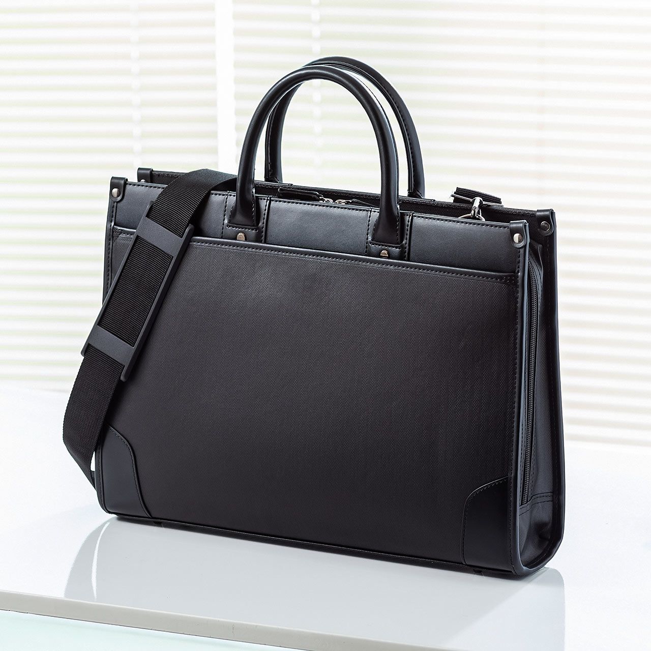 ϐrWlXobO A4t@C 13.3^m[gp\R[Ή V_[xgt 200-BAG110WP